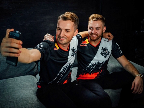 Uzi ： 我很高兴今天能见到这么多老朋友。